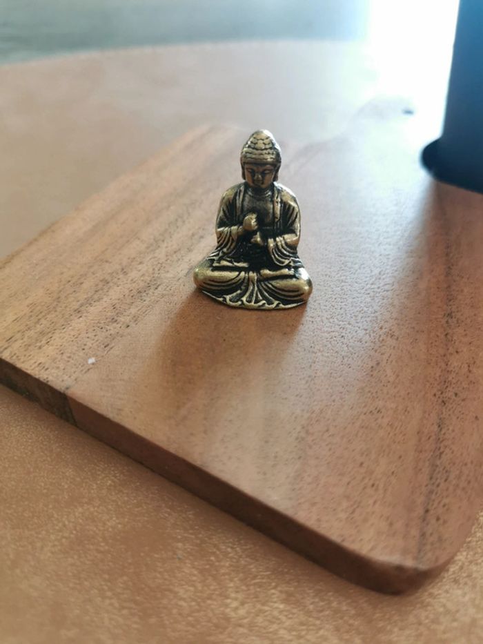 Mini statuette bouddhiste prière
