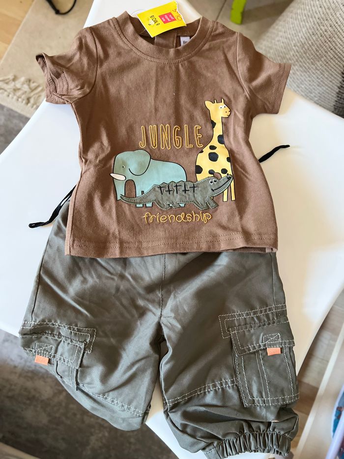 Ensemble pantalon et tee shirt 6 mois - photo numéro 2