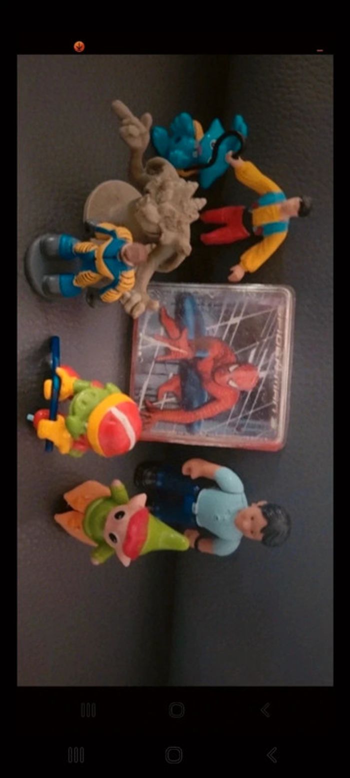 Lot de 8 articles/jouets