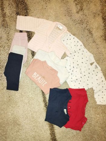 Lot pulls bébé fille 1 mois