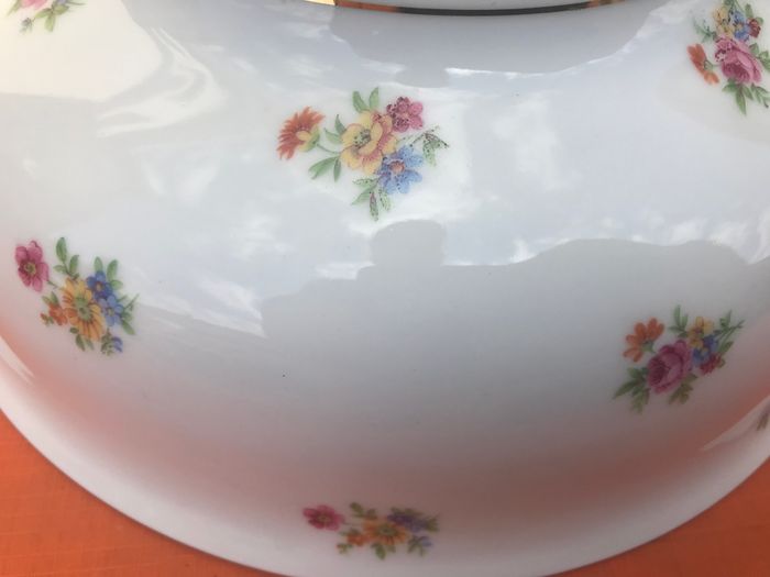 Ancien Saladier P.N France Porcelaine blanche à décor brassées de fleurs - photo numéro 4
