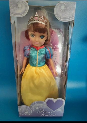 Poupée princesse hauteur 38 cm