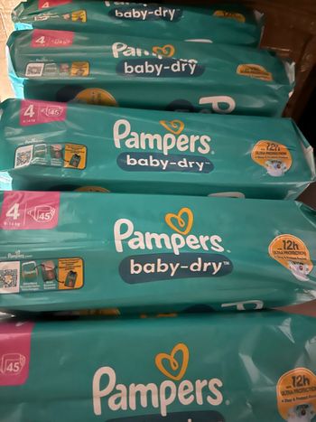 Couches Pampers Baby Dry Taille 4