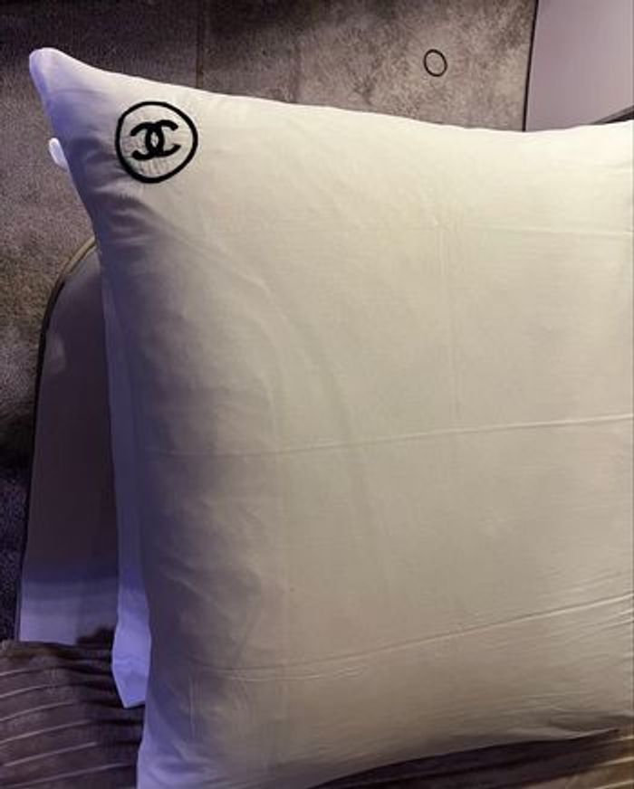 Taie d'oreiller brodé - photo numéro 4