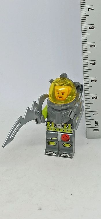 Figurine homme plongeur atlantis avec armes lego