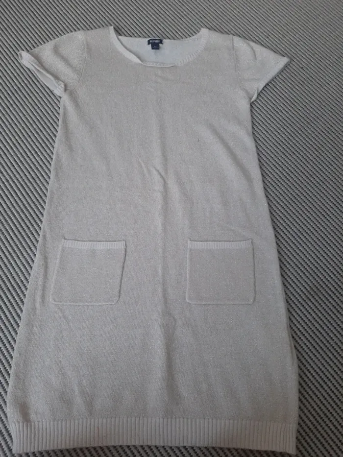 Robe beige pailletées 8 ans