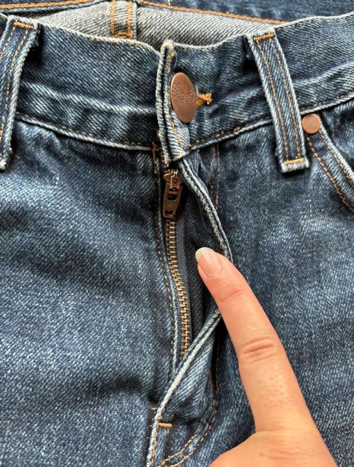 Jean Wrangler Larston bleu foncé délavé coupe slim tapered homme taille W28 38 M L32 - photo numéro 6