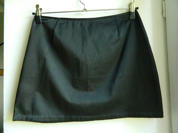 Jupe courte satiné T 44 "Camaieu"