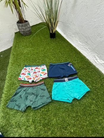 Lots de 4 boxeur taille 10 ans