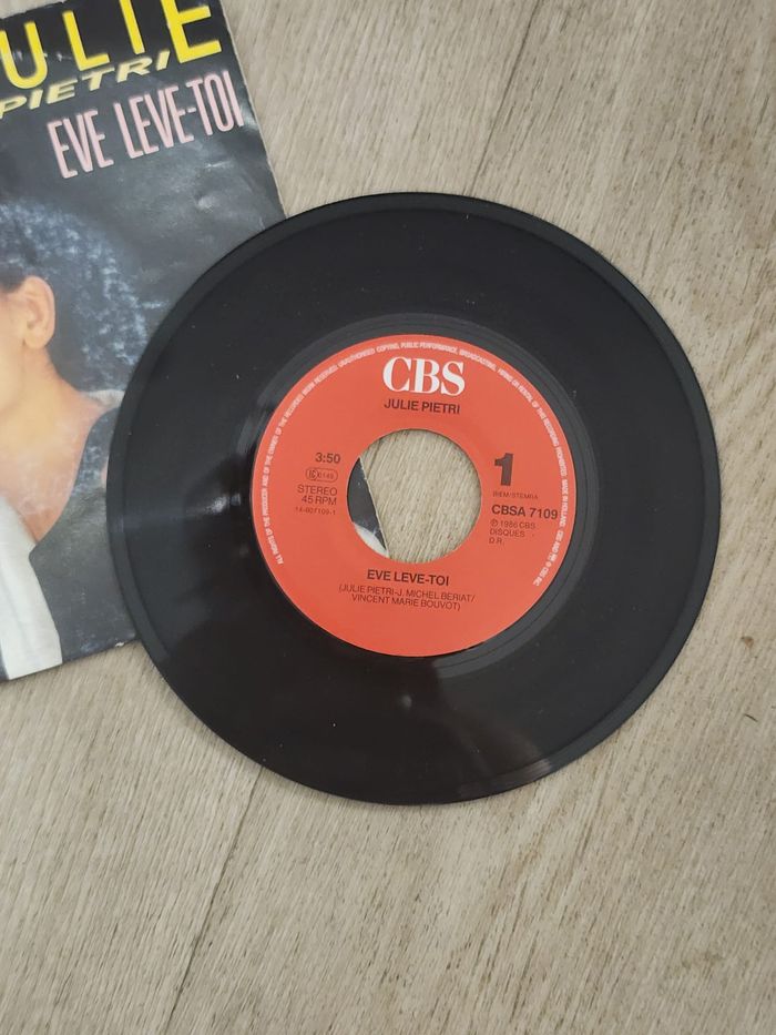 Vinyle - Julie Pietri – Eve Lève-Toi (45T, 1986) - photo numéro 4