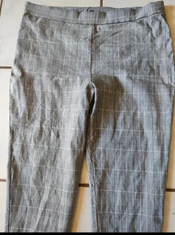 Leggins gris a carreaux élastique taille 48