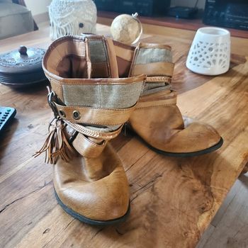 Bottines camel bohème cuir & tissu – style western, avec franges