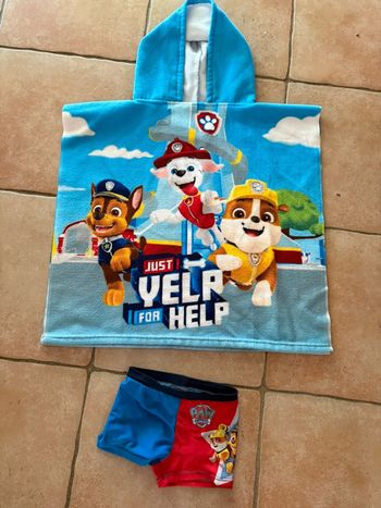 Cape de bain PawPtarol + maillot de bain 4 ans