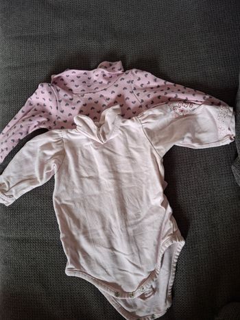 Lot de  2 bodies col et manche longue