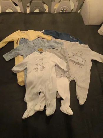Lot 7 pyjamas