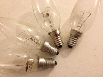 Lot d'ampoules petit culot à viser