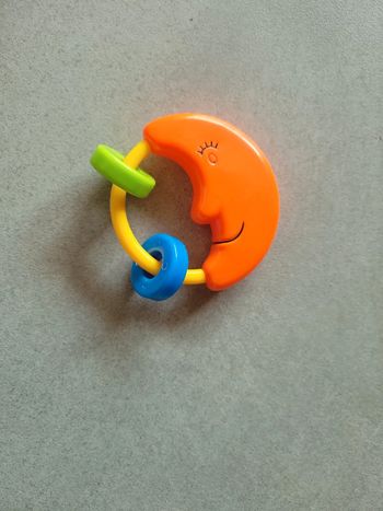 Jouet anneau enfant bébé fait du bruit