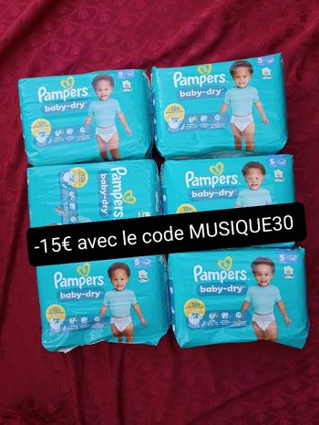 Six paquets de couches Pampers baby-dry T5 taille 5