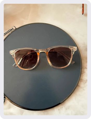 Lunette de soleil beige