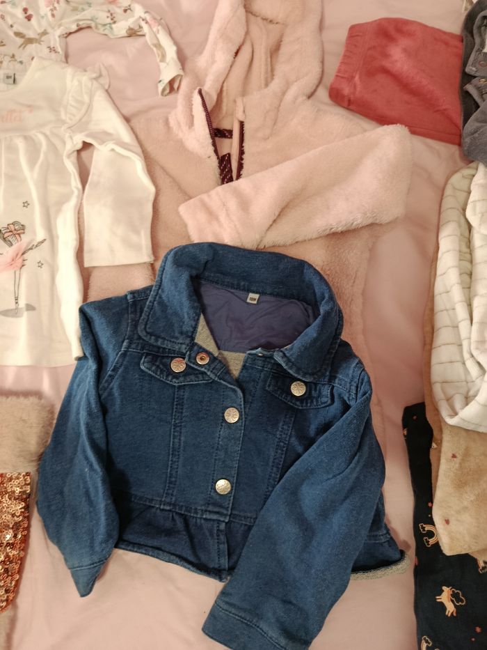 Lot vêtements fille 18 mois - photo numéro 3