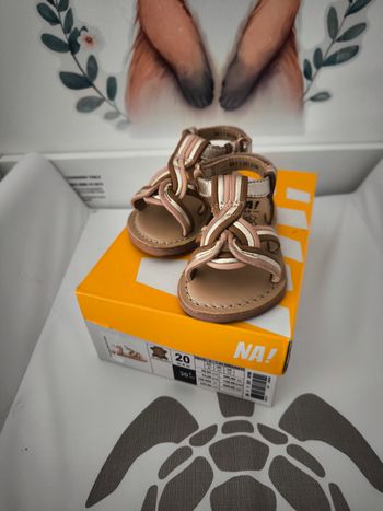 Sandales nudes dorées