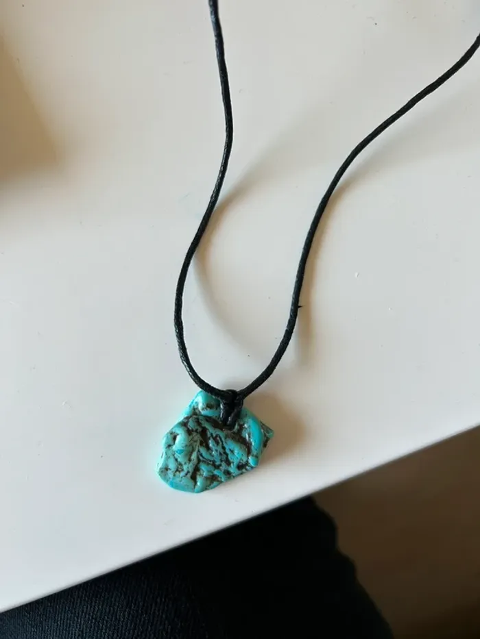 Collier pierre sur cordon réglable - photo numéro 2