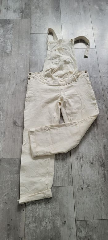 Salopette de grossesse