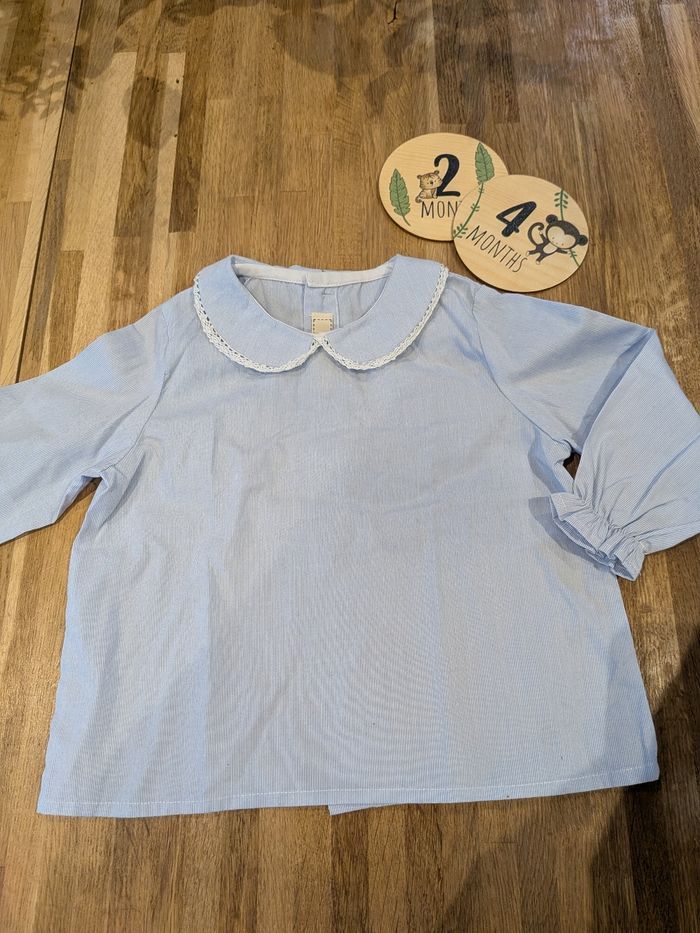 Blouse ML bleu clair en 24 mois de chez idées à Lise excellent état - photo numéro 2