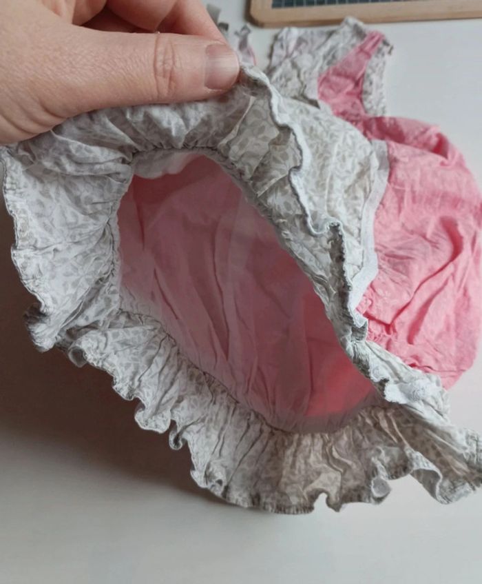 Robe taille 12 mois en très bon état. Il est noté 18 mois mais taille petit - photo numéro 4