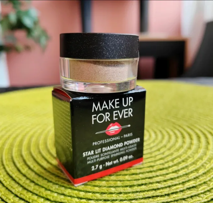 Poudre pailletée / Poudre scintillante Make up Forever - Star Lit Diamond Powder / Highlighter - photo numéro 8