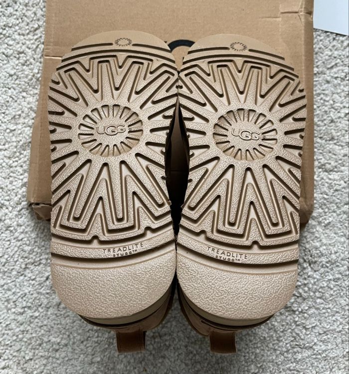 Bottines UGG Classic Mini Platform - Taille 38 - Neuves - photo numéro 4