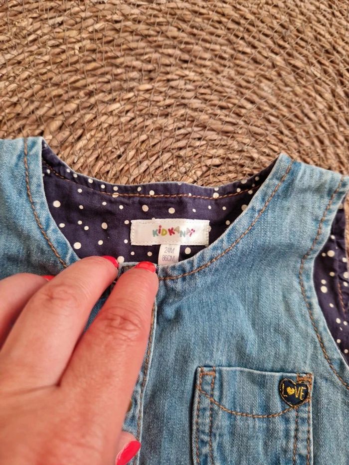 Jolie robe en jean taille 24 mois - photo numéro 3
