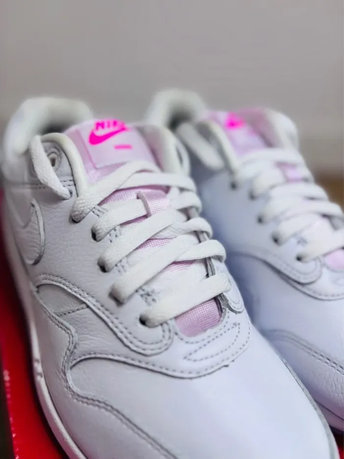 Nike Air Max 1 NBY Nike By You 2025 White Pink Hero Heart Love T41 - photo numéro 3