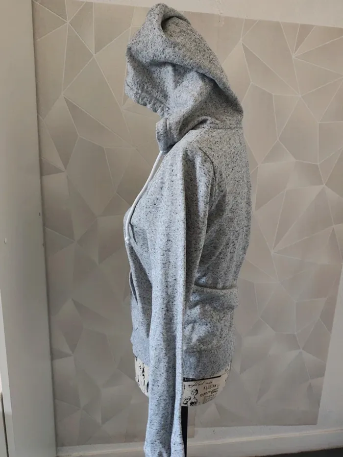 Veste grise - photo numéro 3