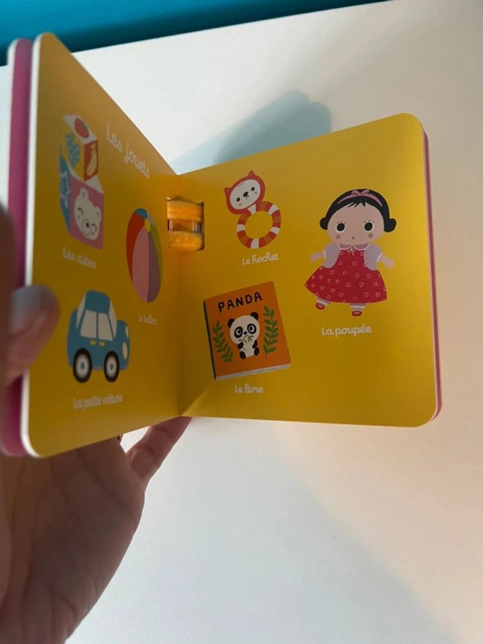 Livre imagier bébé loup les objets de la maison  avec une attache neuf - photo numéro 4