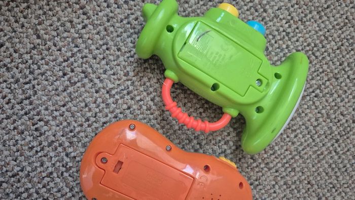 Lot 2 jouets musicaux et téléphone - photo numéro 5