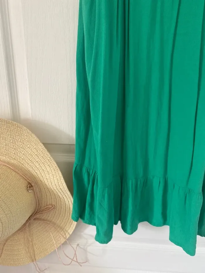 Robe verte manche en dentelle - photo numéro 3