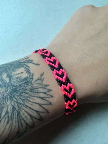 Bracelet brésilien sœur néon rose et noir