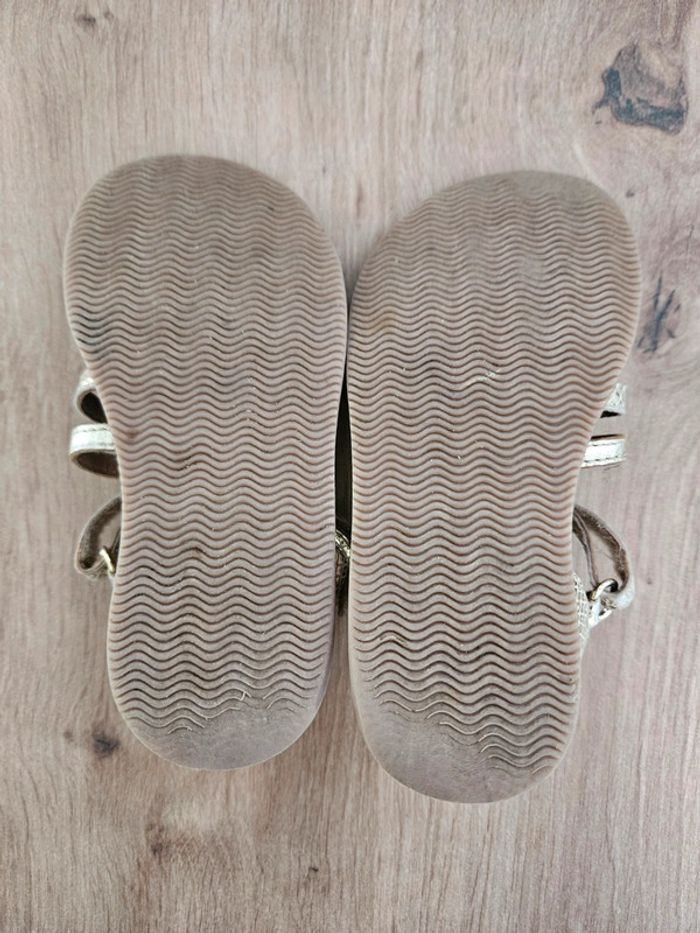 Sandales dorées T25 - photo numéro 5
