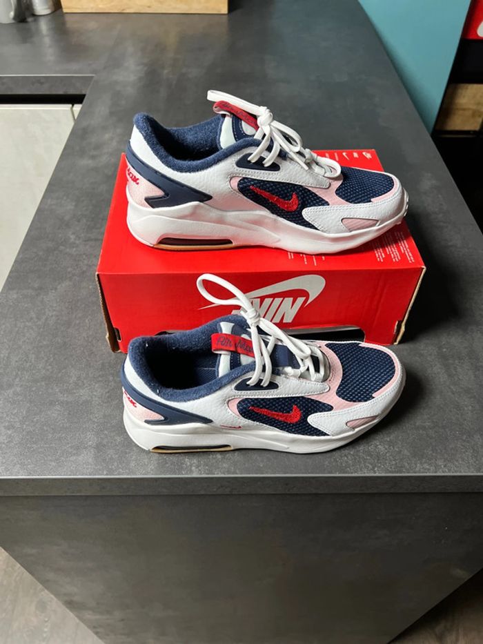 Basket Nike taille 37.5 - photo numéro 2