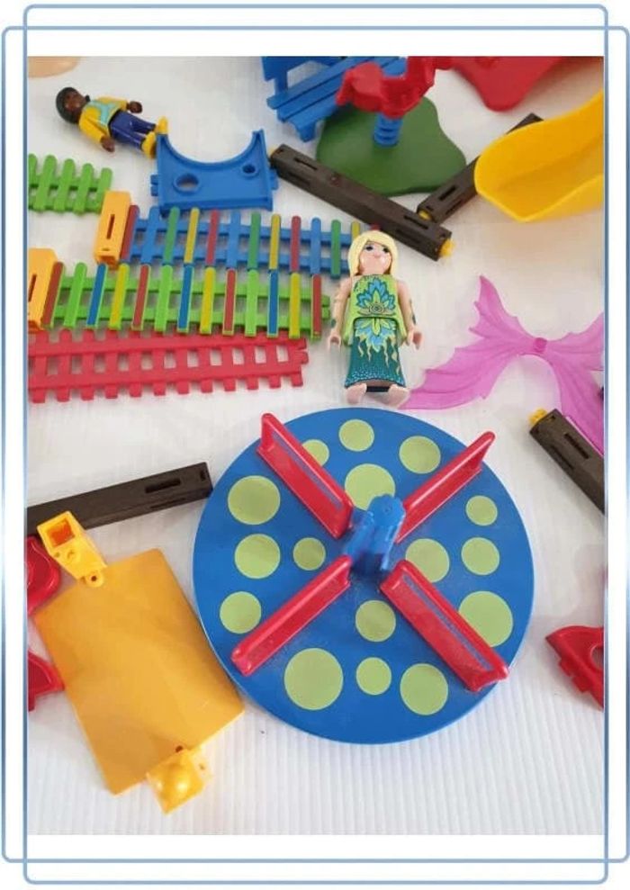 Aire de jeux Playmobil, bon état mais un morceau est cassé - photo numéro 3
