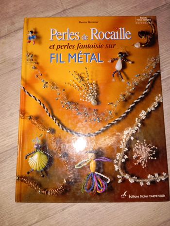 Livre perles de rocaille et perles fantaisie sur fil métal