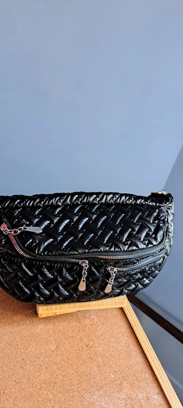 Sac banane noir capitonné - photo numéro 3
