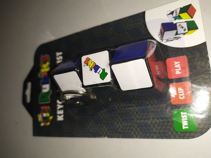 Porte-clés Rubik's cube officiel twist casse tête neuf blister - photo numéro 2