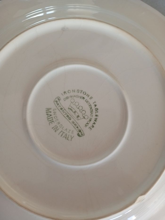 Assiette bleue et blanche ébréchée - photo numéro 5