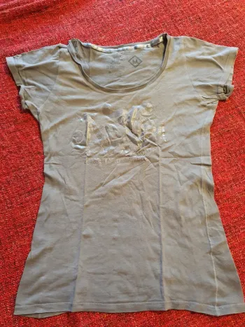 Tee shirt