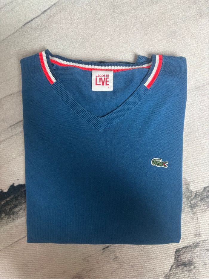 Pull Lacoste bleu ciel à col V tricolore taille L - photo numéro 2