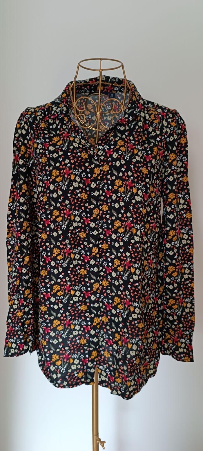Chemise de grossesse, imprimé fleuri.