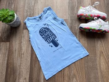 - Tee shirt Kiabi - 8 ans - bon état, tache 