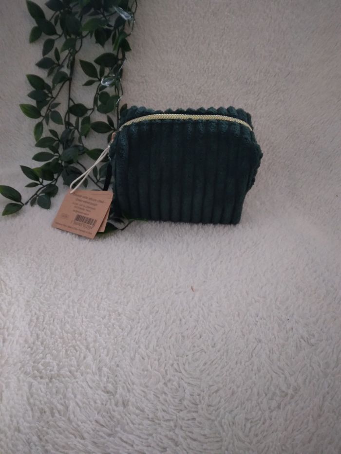 Petite trousse vert sapin neuve